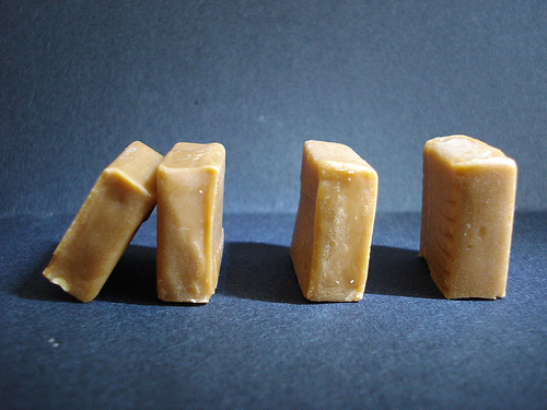 toffee-534630037_d167557670 Image of toffees stacked like dominos